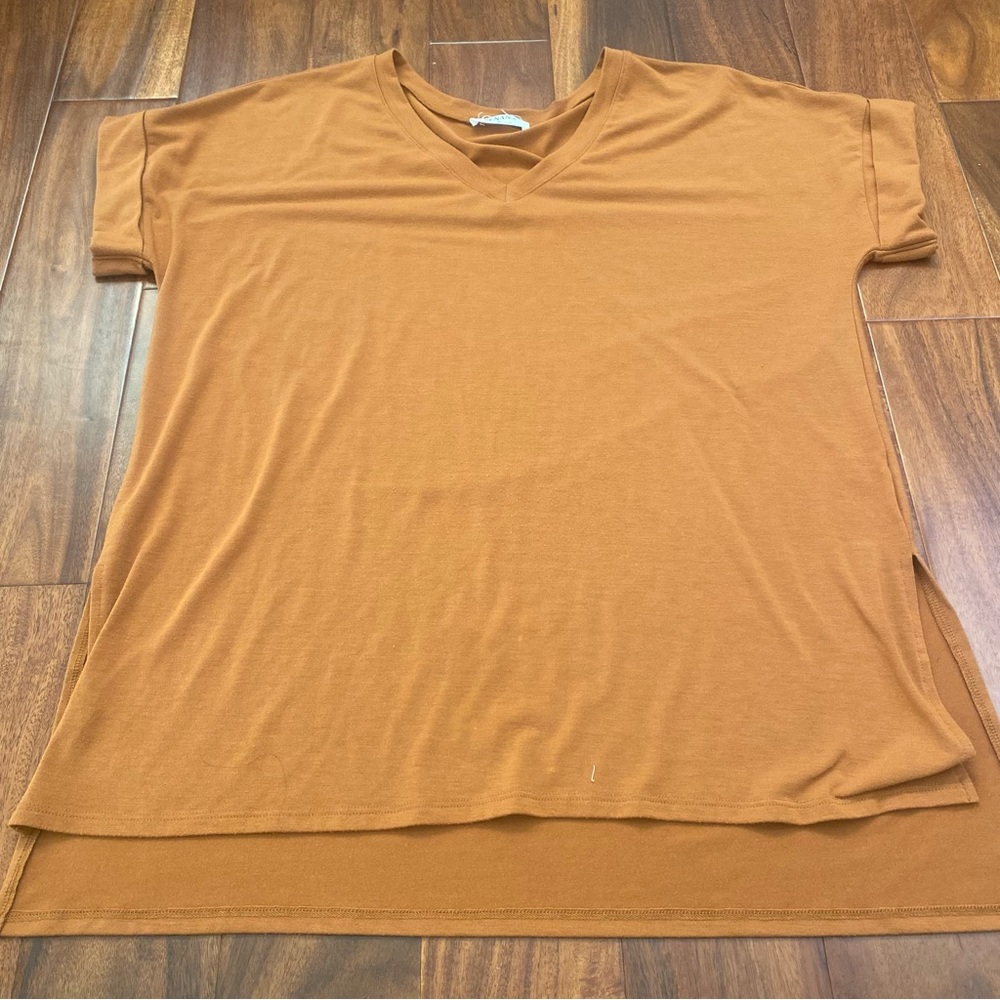 Zenana Women's Rust Orange Rolled Sleeve Basic VNeck Top Tee Size Large